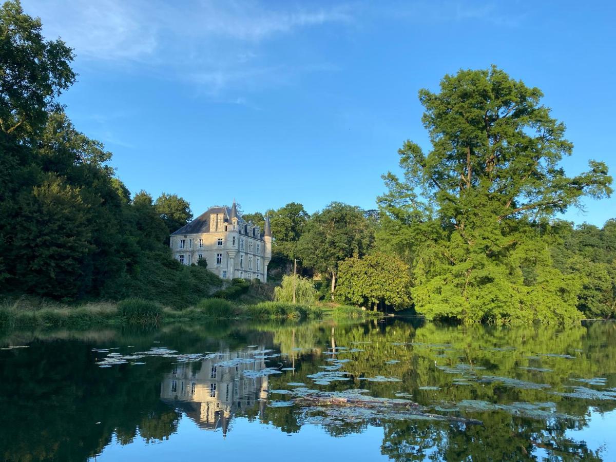 Chateau Des Loups - Les Cypres Echire Exterior photo